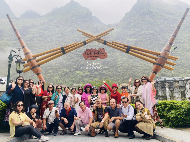 Đoàn khách lẻ đến từ TPHCM tham quan Vòng Cung Đông Bắc: Tuyên Quang - Hà Giang - Đồng Văn -Cao Bằng